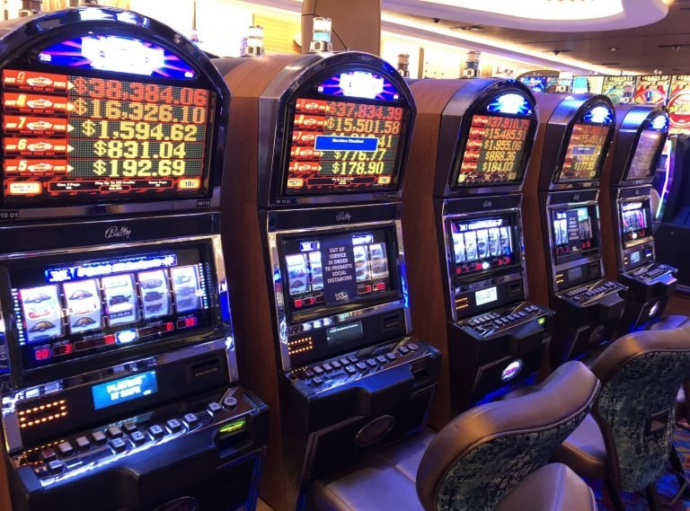 Antarmuka Colok Macau di suhu 303 menampilkan panel pemilihan angka dan hasil undian